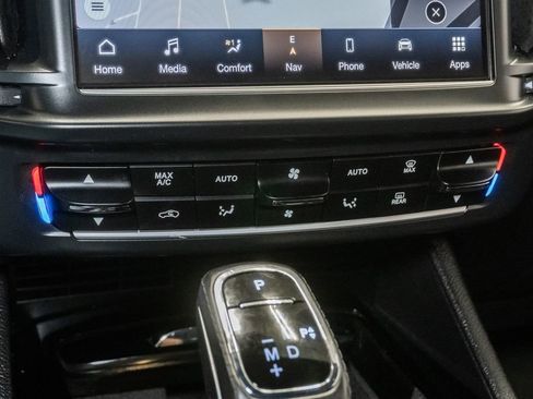 Used 2022 Maserati Levante GT image 22