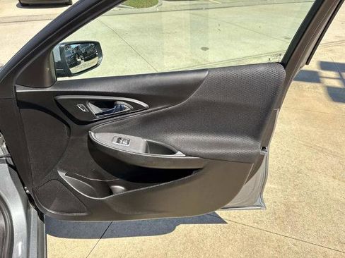 Used 2023 Chevrolet Malibu LT FWD image 16