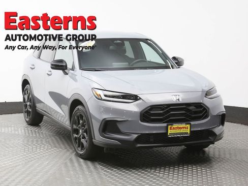 Used 2025 Honda HR-V Sport image 3