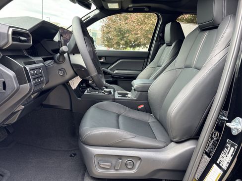 New 2026 Toyota 4Runner Limited AWD/4WD image 11