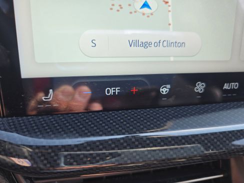 Used 2024 Ford Escape ST-Line w/ Tech Pack #1 AWD/4WD image 12