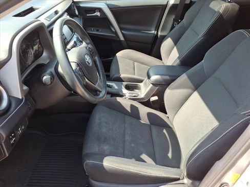 Used 2018 Toyota RAV4 XLE AWD/4WD image 12