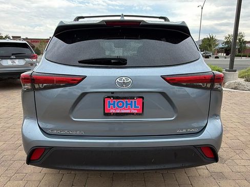 Used 2023 Toyota Highlander XLE AWD/4WD image 4
