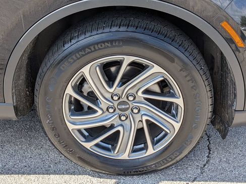 Used 2024 Lincoln Aviator AWD image 9