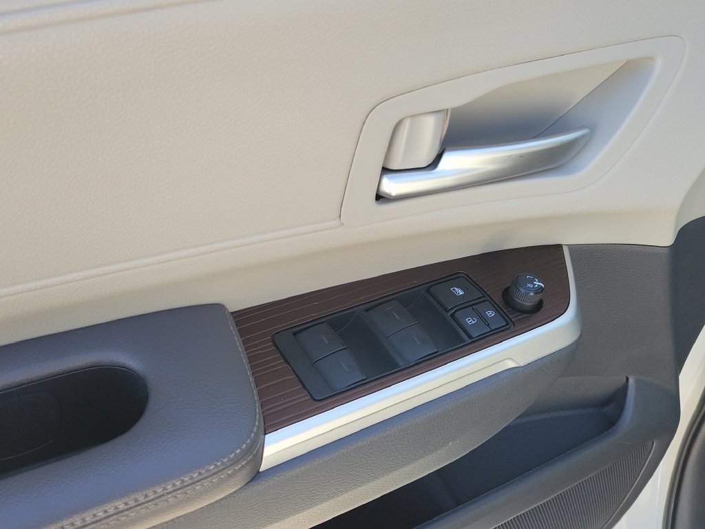 Certified 2021 Toyota Sienna XLE w/ XLE Plus Package FWD image 21