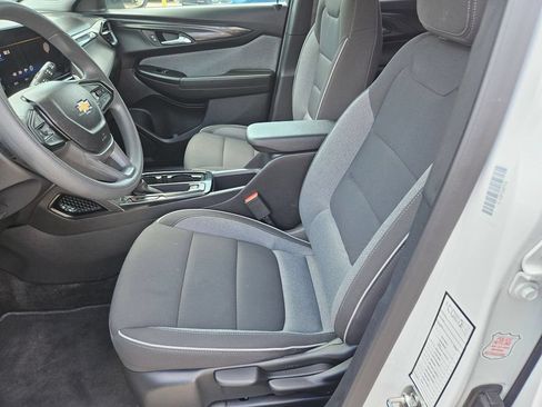 Used 2025 Chevrolet TrailBlazer LT AWD/4WD image 14