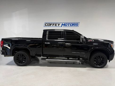 Used 2022 GMC Sierra 2500 Denali w/ Denali Ultimate Package AWD/4WD image 7