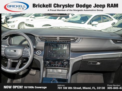 Used 2023 Jeep Grand Cherokee L Laredo image 23