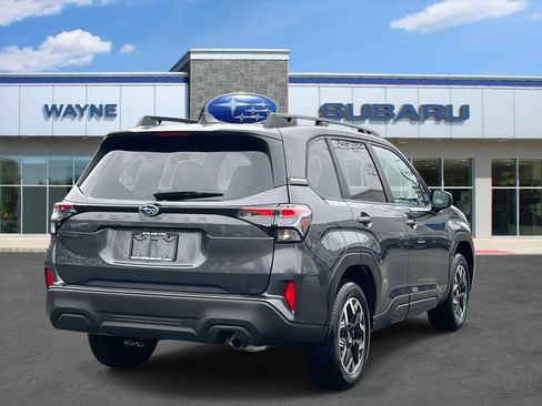 Used 2025 Subaru Forester Premium AWD/4WD image 4