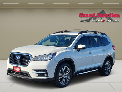 Used 2022 Subaru Ascent Limited w/ Technology Package AWD/4WD image 3