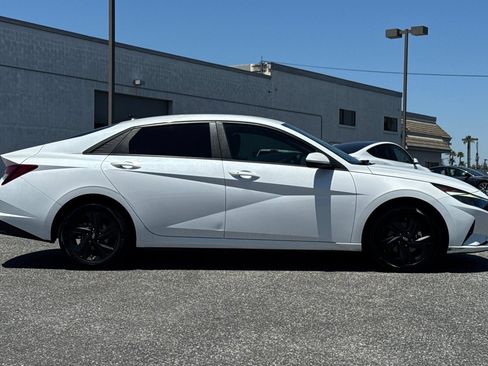 Used 2021 Hyundai Elantra SEL FWD image 3