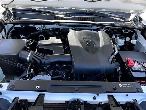 Used 2019 Toyota Tacoma TRD Sport w/ Technology Package RWD image 31