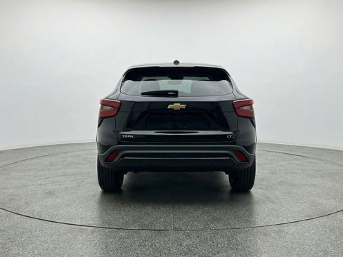 Used 2025 Chevrolet Trax LT w/ LT Convenience Package FWD image 7