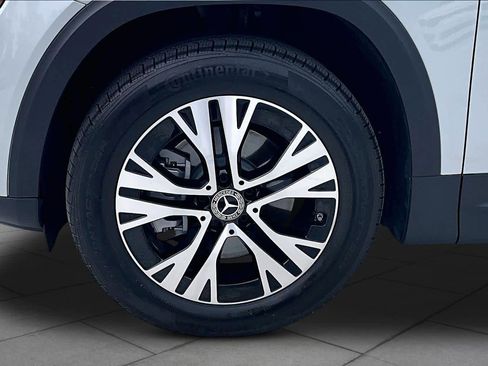 Used 2025 Mercedes-Benz GLB 250 image 10