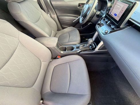 Certified 2023 Toyota Corolla Cross LE w/ Moonroof Package image 33