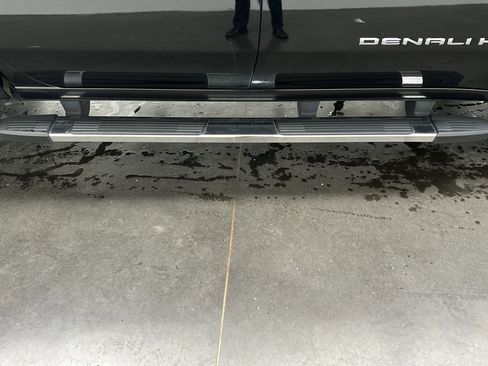 Used 2024 GMC Sierra 3500 Denali w/ Technology Package image 15