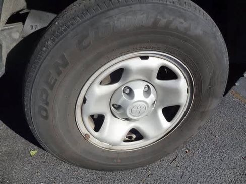 Used 2021 Toyota Tacoma SR image 16