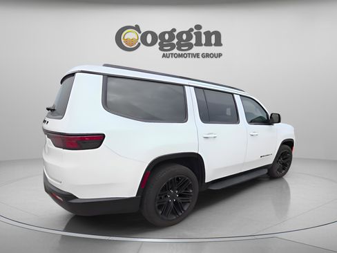 Used 2024 Jeep Wagoneer Series II image 15