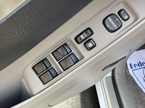 Used 2005 Toyota 4Runner Limited AWD/4WD image 19
