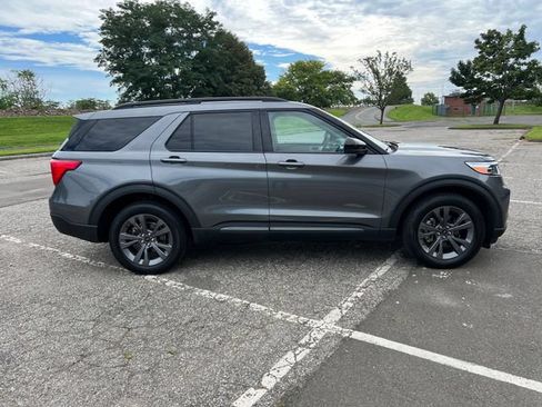 Used 2023 Ford Explorer XLT w/ Equipment Group 202A AWD/4WD image 12
