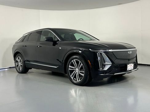 Used 2024 Cadillac Lyriq Luxury AWD/4WD image 1