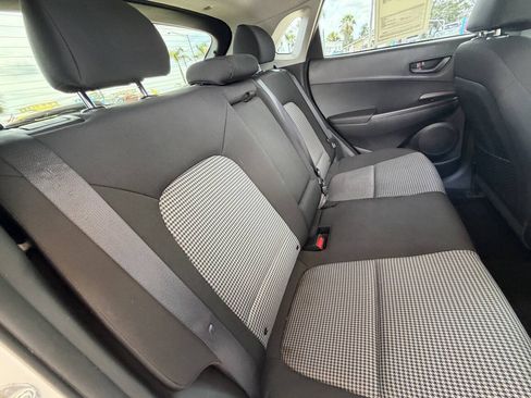 Used 2018 Hyundai Kona SE FWD image 13