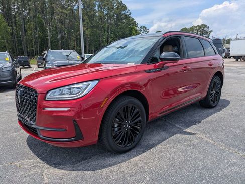 Used 2023 Lincoln Corsair Reserve w/ Equipment Group 201A FWD image 8