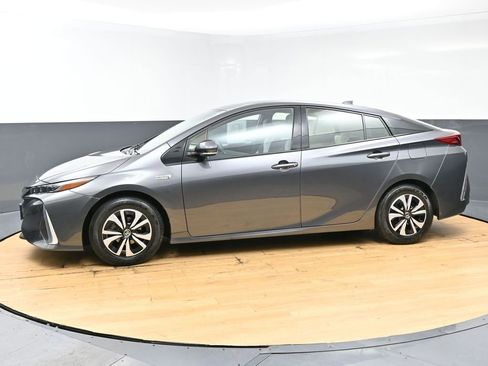 Used 2018 Toyota Prius Prime Plus FWD image 6