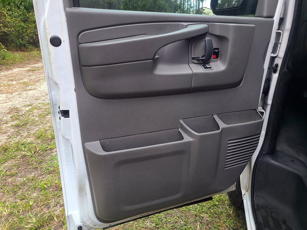 Used 2014 Chevrolet Express 1500 RWD image 13