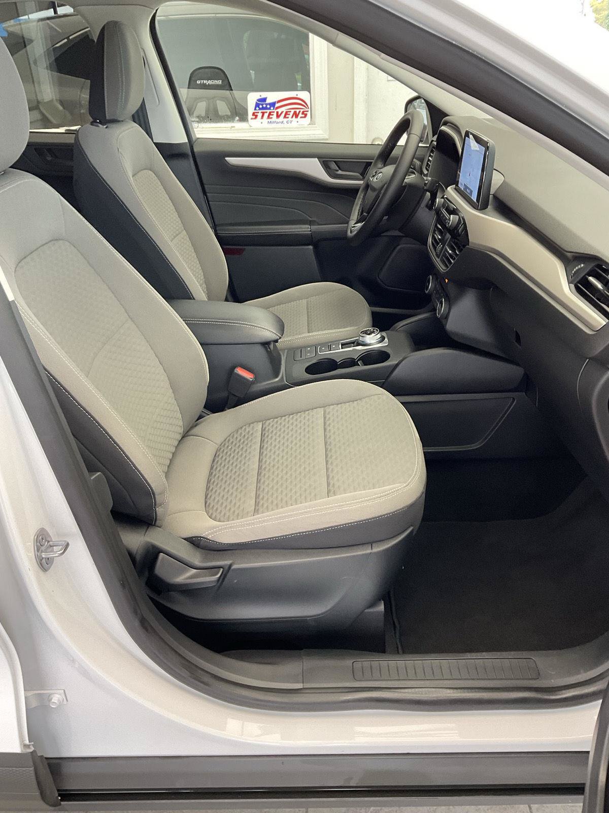 Used 2022 Ford Escape SE w/ Cold Weather Package AWD/4WD image 11