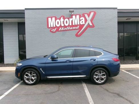 Used 2022 BMW X4 xDrive30i AWD/4WD image 1