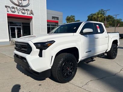 New 2025 Toyota Tacoma SR5