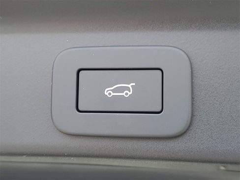 New 2026 Jaguar F-PACE R-Dynamic S image 8