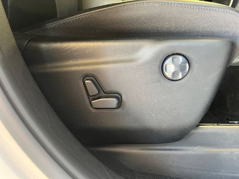 Used 2022 Jeep Grand Cherokee Limited image 34