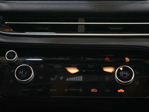 Used 2022 INFINITI QX60 Sensory image 16