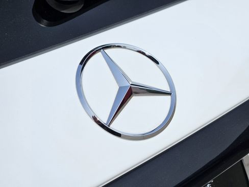 Certified 2026 Mercedes-Benz GLC 300 4MATIC image 9