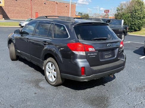 Used 2010 Subaru Outback 2.5i Premium AWD/4WD image 6
