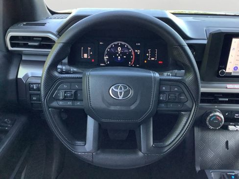 Used 2025 Toyota Tacoma SR5 AWD/4WD image 19
