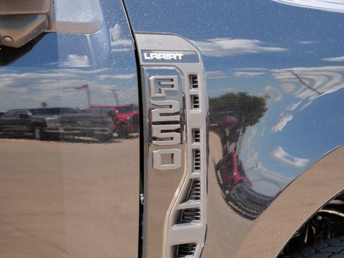 New 2026 Ford F250 Lariat w/ Black Appearance Package AWD/4WD image 9