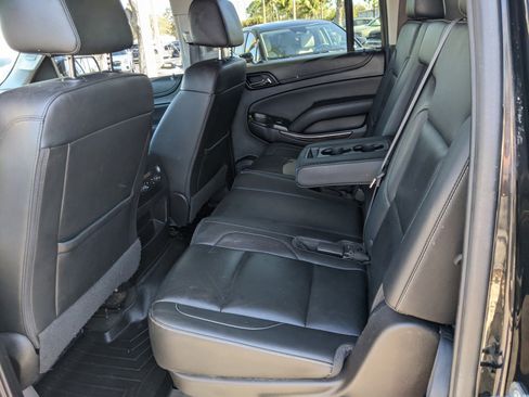 Used 2017 GMC Yukon XL SLT image 11