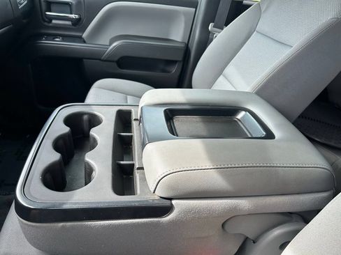Used 2019 Chevrolet Silverado 1500 Custom w/ Custom Convenience Package AWD/4WD image 32