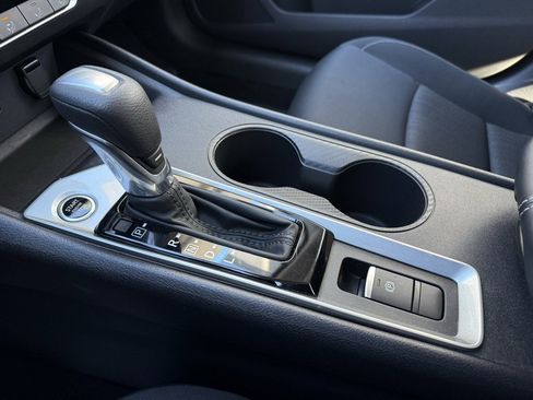 Used 2025 Nissan Altima 2.5 SV image 24