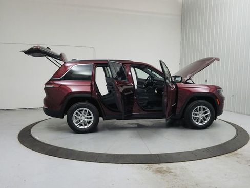 New 2026 Jeep Grand Cherokee Laredo AWD/4WD image 16