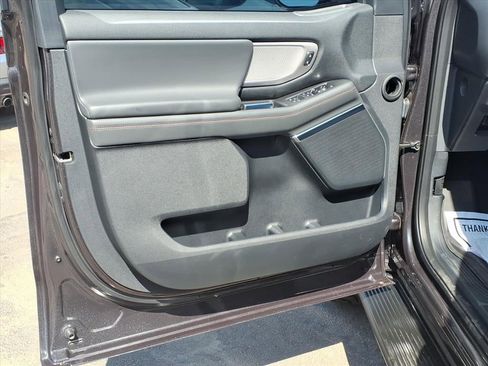 Used 2025 Ford Expedition Active image 23