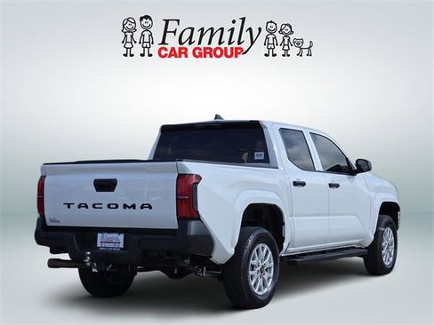 Used 2025 Toyota Tacoma SR image 4