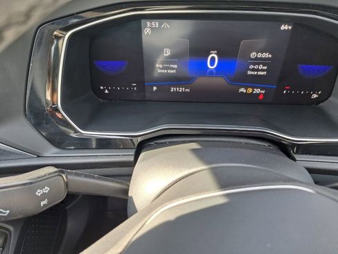 Used 2023 Volkswagen Jetta SE w/ Panoramic Sunroof Package image 13