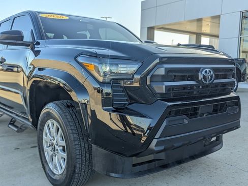 Used 2025 Toyota Tacoma SR image 14