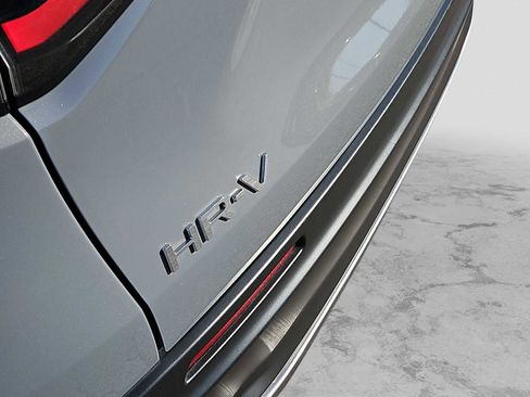 Used 2024 Honda HR-V Sport image 11