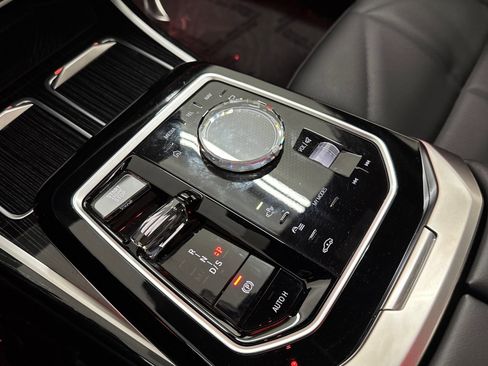 Certified 2023 BMW 740i w/ Parking Assistance Package image 19