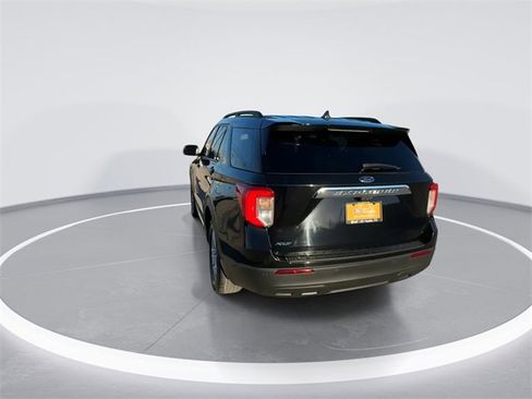 Used 2021 Ford Explorer XLT image 9